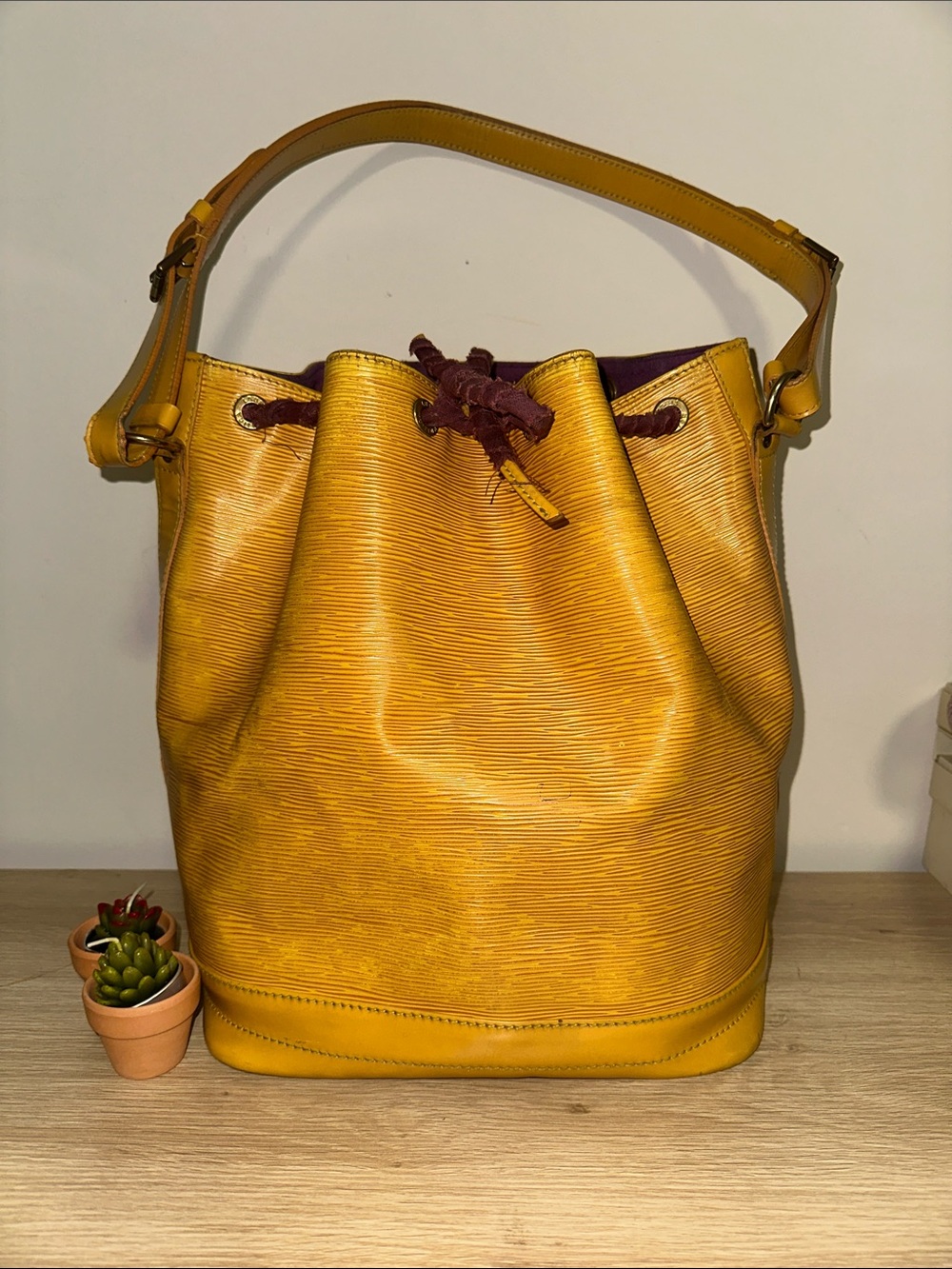 Louis Vuitton Yellow Epi Leather Drawstring Hobo - Picture 2 of 16
